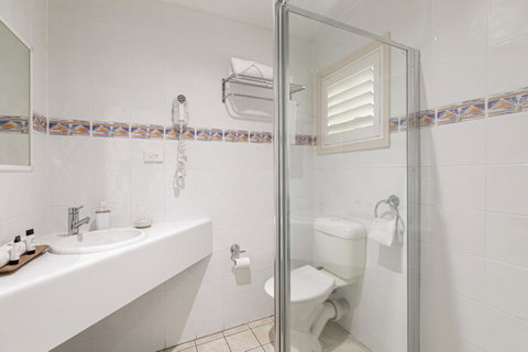 Sunlit Waters Studio Apartments - Whitsundays Accommodation 20