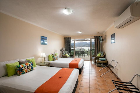 Sunlit Waters Studio Apartments - Whitsundays Accommodation 23