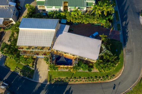 Sunlit Waters Studio Apartments - Whitsundays Accommodation 5