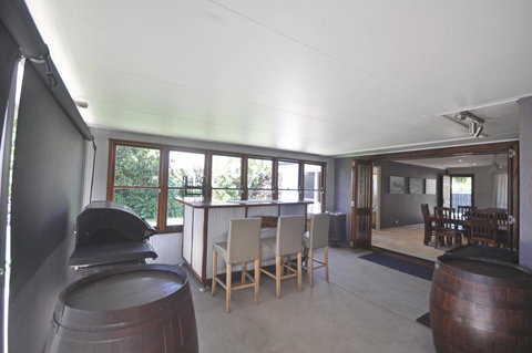 Bribie Island Canal Holiday Destination! - Whitsundays Accommodation 8