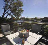 Bribie Island Canal Holiday Destination - Whitsundays Accommodation