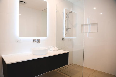 Iconic Kirra Beach Resort - Whitsundays Accommodation 10