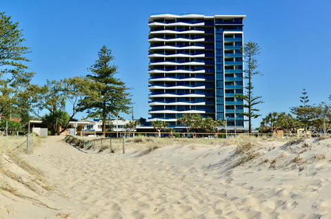 Iconic Kirra Beach Resort - Whitsundays Accommodation 7