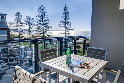 Iconic Kirra Beach Resort - Whitsundays Accommodation 17