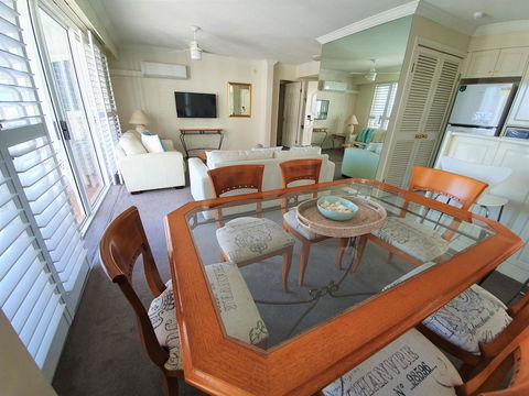 Broadbeach Holiday Apartments - Whitsundays Accommodation 15