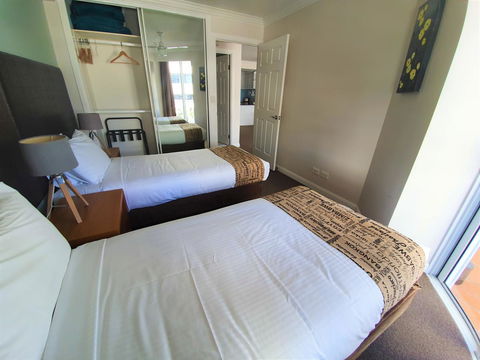 Broadbeach Holiday Apartments - Whitsundays Accommodation 6
