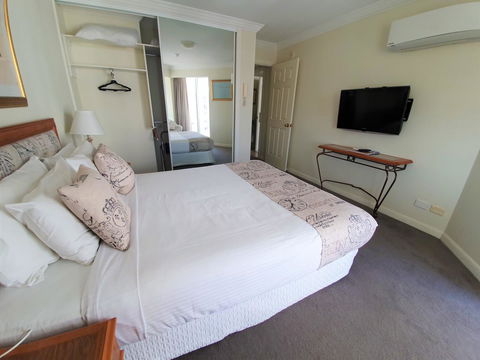 Broadbeach Holiday Apartments - Whitsundays Accommodation 13