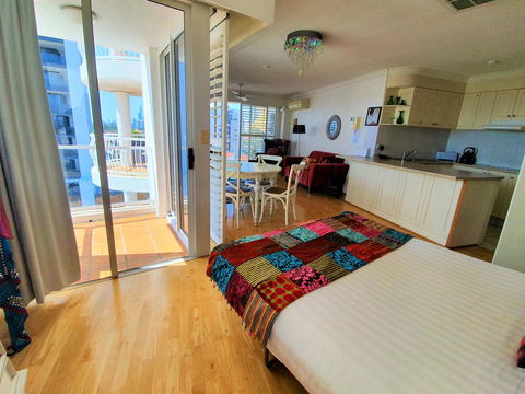 Broadbeach Holiday Apartments - Whitsundays Accommodation 25