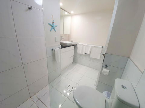 Broadbeach Holiday Apartments - Whitsundays Accommodation 8