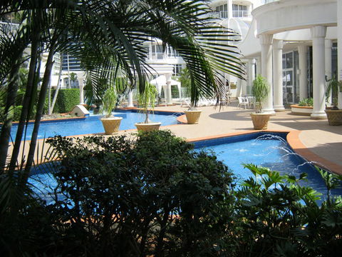 Broadbeach Holiday Apartments - Whitsundays Accommodation 2