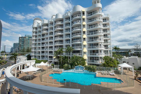 Broadbeach Holiday Apartments - Whitsundays Accommodation 0