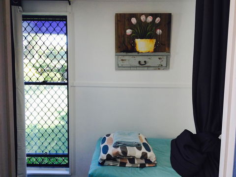 XYL Pets Friendly Seaside Boutique Guesthouse - Whitsundays Accommodation 7