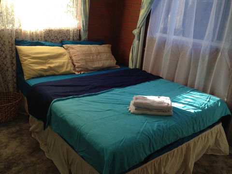 XYL Pets Friendly Seaside Boutique Guesthouse - Whitsundays Accommodation 23