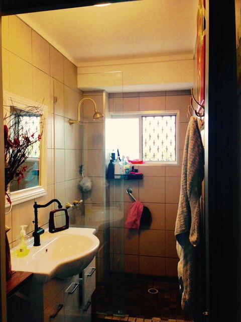 XYL Pets Friendly Seaside Boutique Guesthouse - Whitsundays Accommodation 18