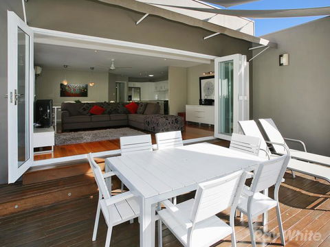 Beach House On Tradewinds Avenue - Whitsundays Accommodation 2