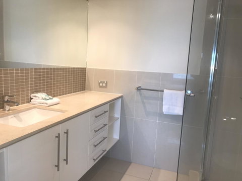 Proximity Waterfront Apartments - Whitsundays Accommodation 11