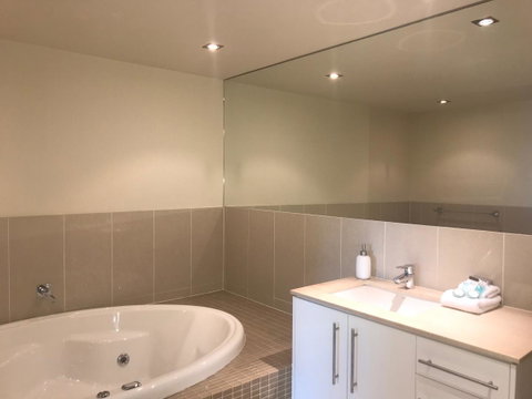 Proximity Waterfront Apartments - Whitsundays Accommodation 12
