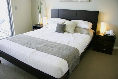 Proximity Waterfront Apartments - Whitsundays Accommodation 36