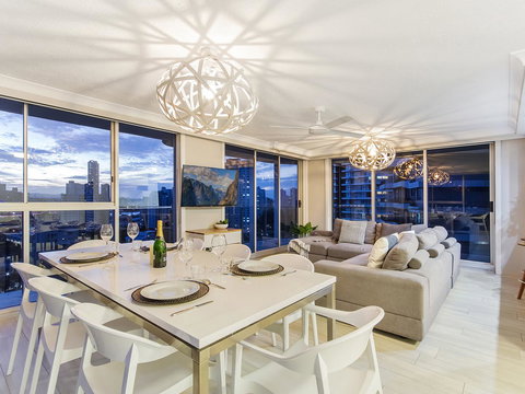 Sunbird Beach Resort Main Beach - Whitsundays Accommodation 1