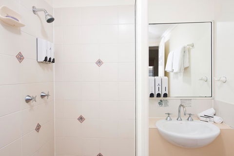 Park Regis Anchorage - Whitsundays Accommodation 9