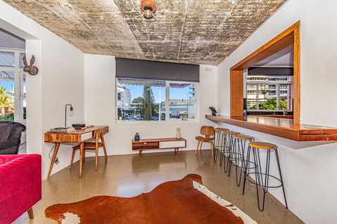 The Pink Hotel Coolangatta - Whitsundays Accommodation 5