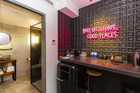 The Pink Hotel Coolangatta - Whitsundays Accommodation 15