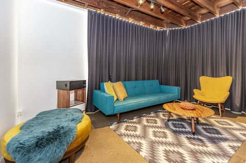 The Pink Hotel Coolangatta - Whitsundays Accommodation 21