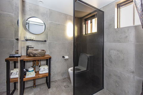 The Pink Hotel Coolangatta - Whitsundays Accommodation 14