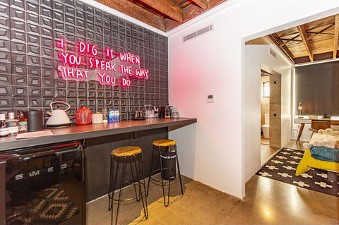 The Pink Hotel Coolangatta - Whitsundays Accommodation 20