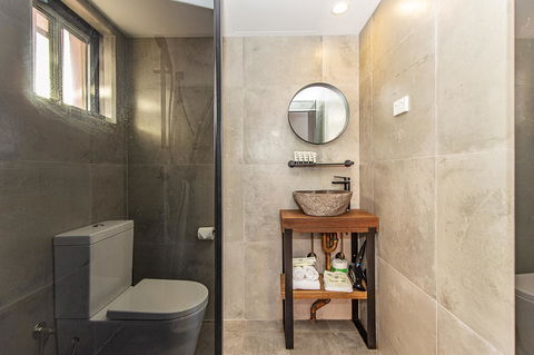 The Pink Hotel Coolangatta - Whitsundays Accommodation 31
