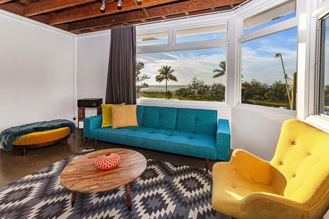 The Pink Hotel Coolangatta - Whitsundays Accommodation 16