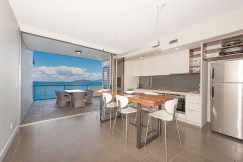 1 Bright Point Apartment 4501 - Whitsundays Accommodation 2