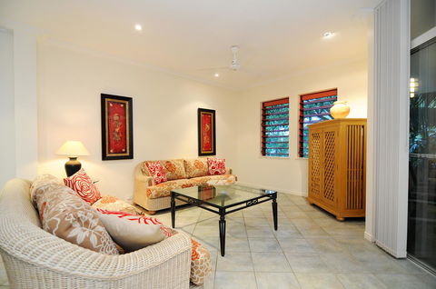 Oasis At Palm Cove - Whitsundays Accommodation 1