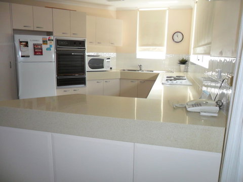 Grosvenor Beachfront Apartments Surfers Paradise - Whitsundays Accommodation 15