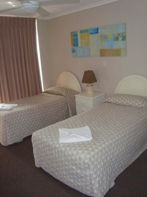 Grosvenor Beachfront Apartments Surfers Paradise - Whitsundays Accommodation 18