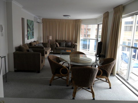 Grosvenor Beachfront Apartments Surfers Paradise - Whitsundays Accommodation 23