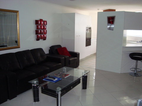 Grosvenor Beachfront Apartments Surfers Paradise - Whitsundays Accommodation 36