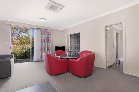 Platinum International - Whitsundays Accommodation 13