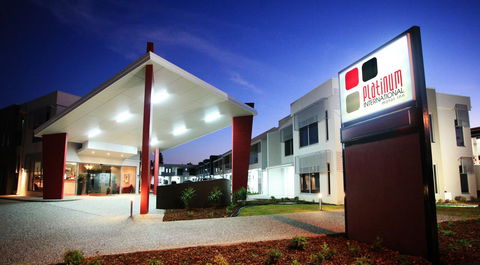 Platinum International - Whitsundays Accommodation 0
