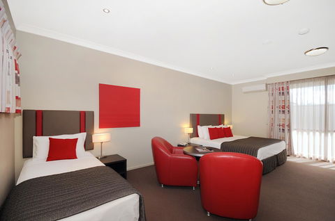 Platinum International - Whitsundays Accommodation 8
