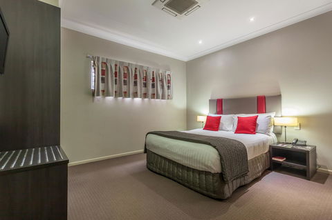 Platinum International - Whitsundays Accommodation 3