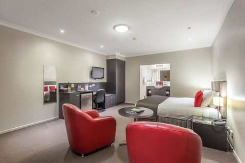 Platinum International - Whitsundays Accommodation 32