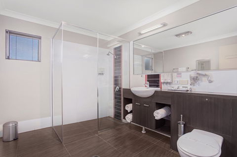 Platinum International - Whitsundays Accommodation 17