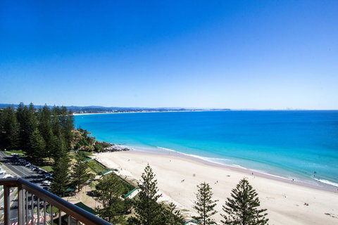 Columbia Beachfront Apartments On Rainbow Bay - Whitsundays Accommodation 1