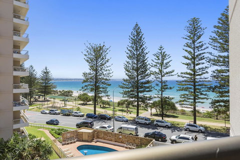 Columbia Beachfront Apartments On Rainbow Bay - Whitsundays Accommodation 18