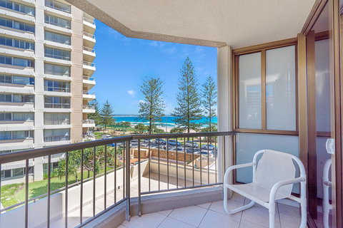 Columbia Beachfront Apartments On Rainbow Bay - Whitsundays Accommodation 14
