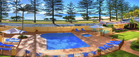 Columbia Beachfront Apartments On Rainbow Bay - Whitsundays Accommodation 2