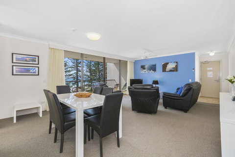 Columbia Beachfront Apartments On Rainbow Bay - Whitsundays Accommodation 23