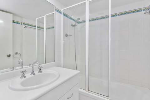 Columbia Beachfront Apartments On Rainbow Bay - Whitsundays Accommodation 37