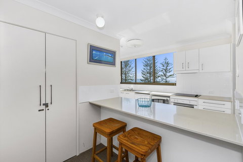 Columbia Beachfront Apartments On Rainbow Bay - Whitsundays Accommodation 22
